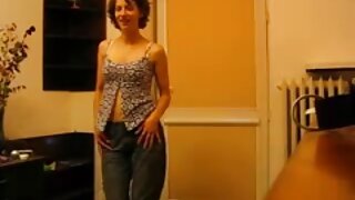 دو میگا busty policewomen دینے کے ایک سکسی خانگی انتہائی tugjob میں عوامی